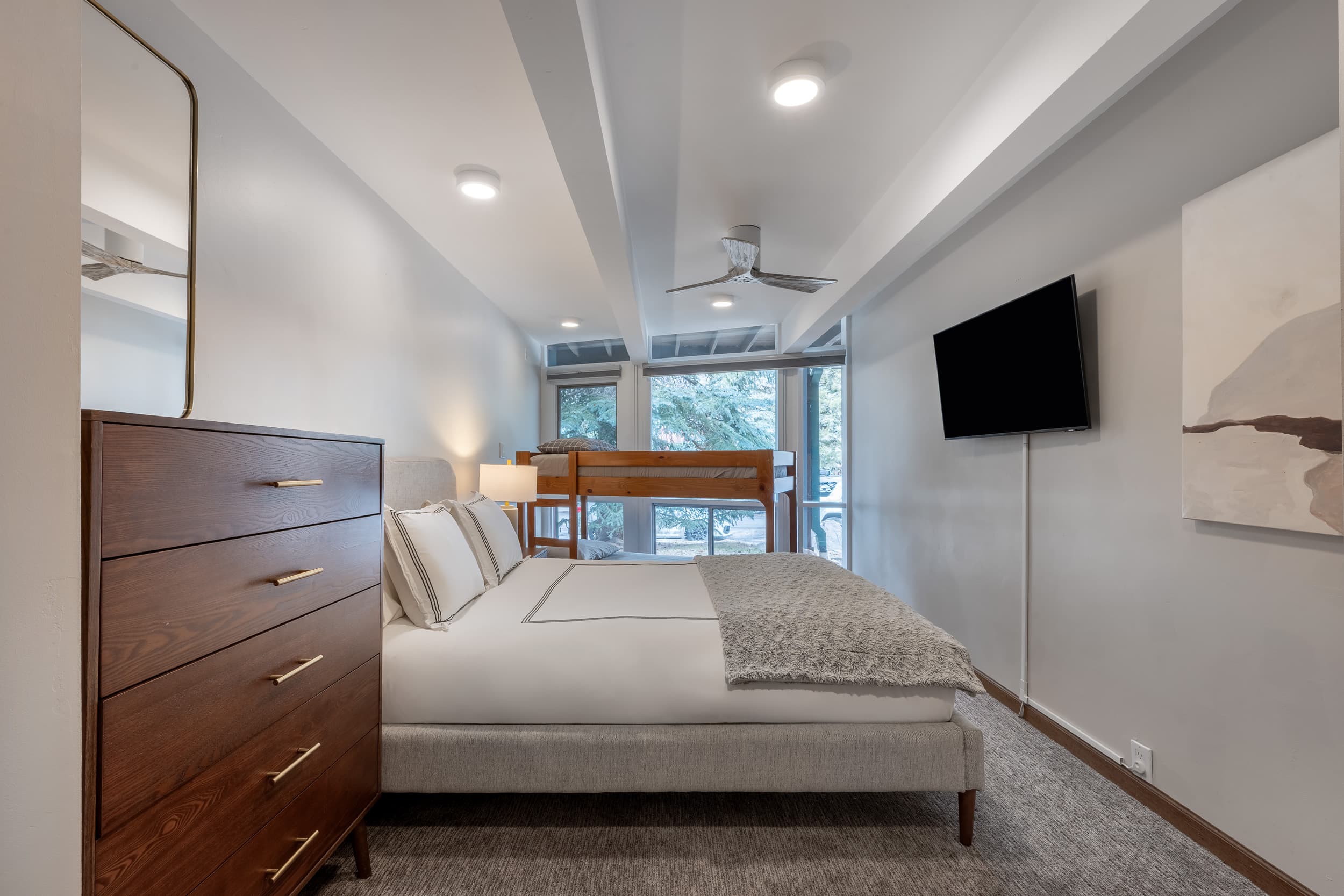 Guest bedroom